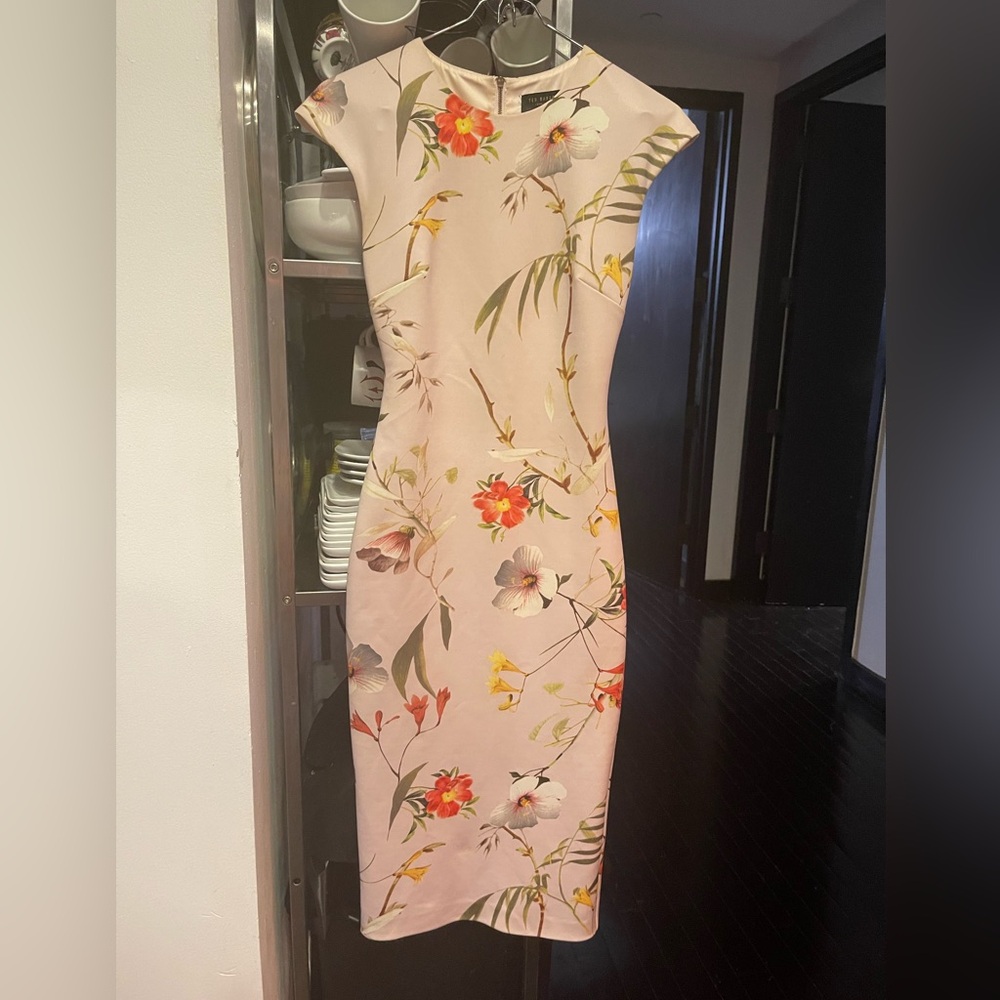 Ted Baker body-con fitted midi dress. Size 2. Pink.